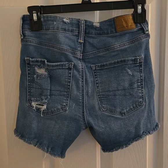 American Eagle Hi-Rise Shortie Shorts. Size 2. - Picture 4 of 4